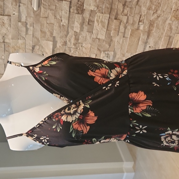 NWT ULTRANICE Summer Floral Wrap V Neck Adjustable Spaghetti Casual Ruffle sz M - Picture 3 of 7